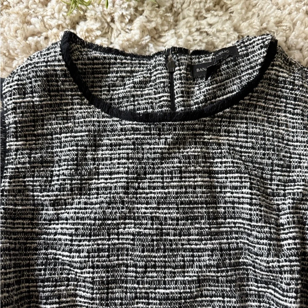 Banana Republic Chic Black and White Tweed Jacket - Picture 4 of 7